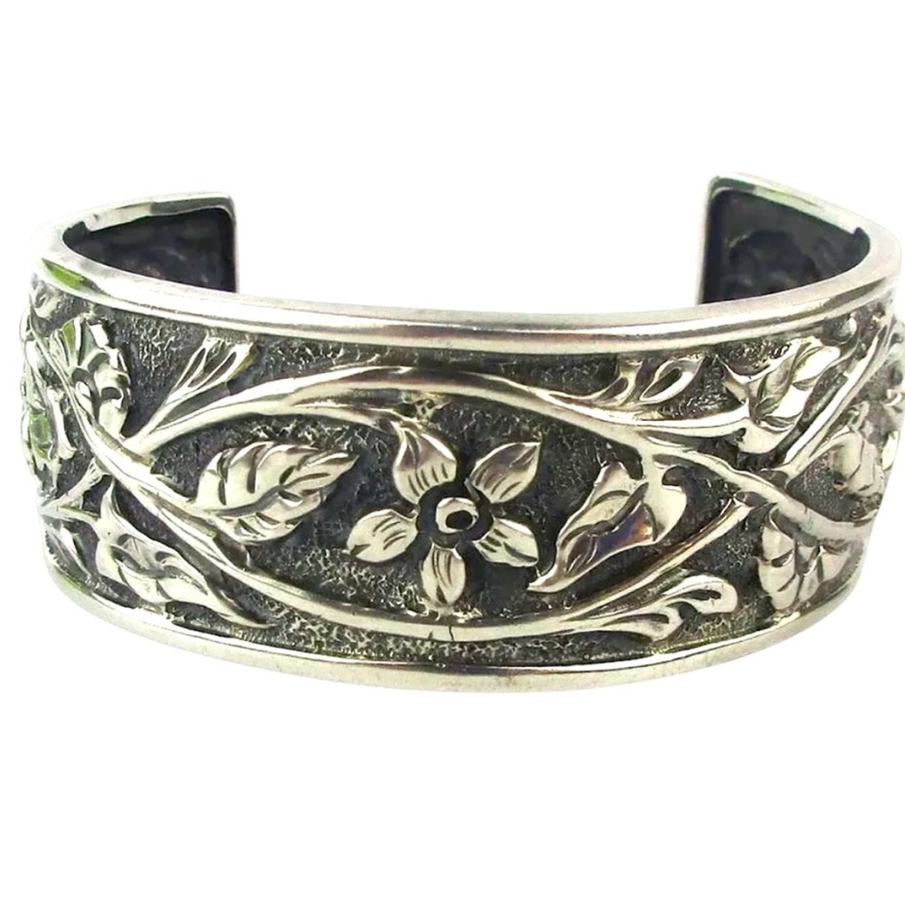 Silpada Vintage Repousse Floral
Sterling Silver Oxidized Floral Cuff Bracelet